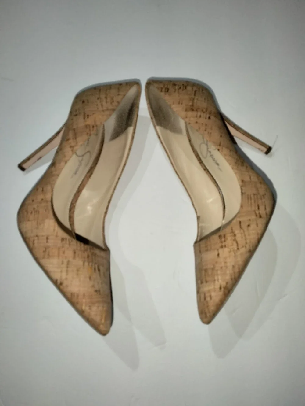 Jessica Simpson elegant pointed